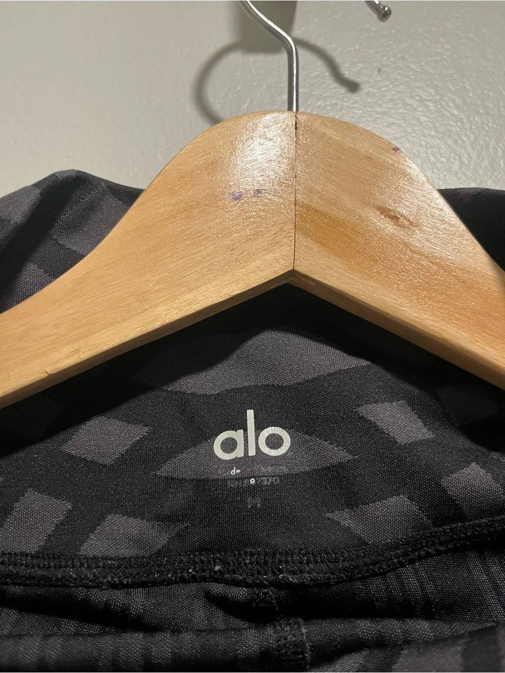 ALO Yoga Black & Charcoal Patterned Leggings